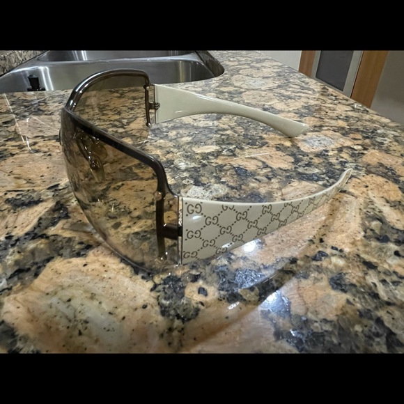 Vintage Gucci sunglasses main image 5